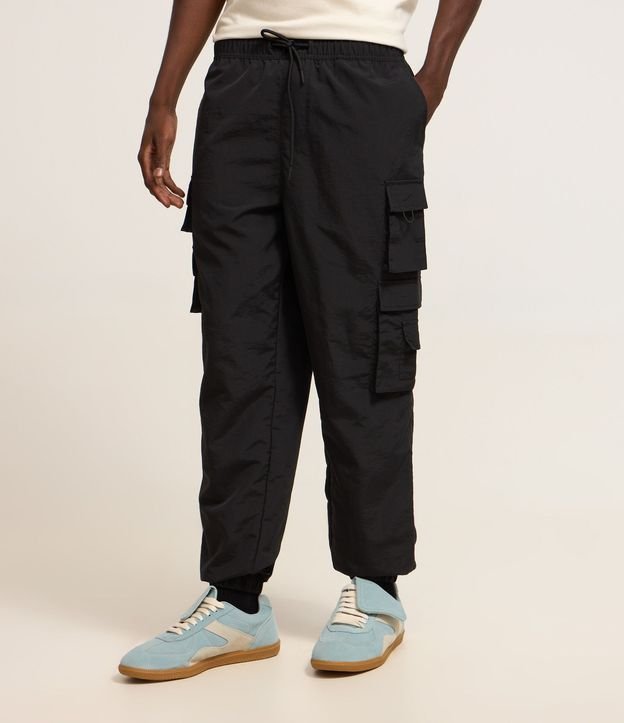 Pantalón Jogger en Poliamida con 04 Bolsillos Laterales 2