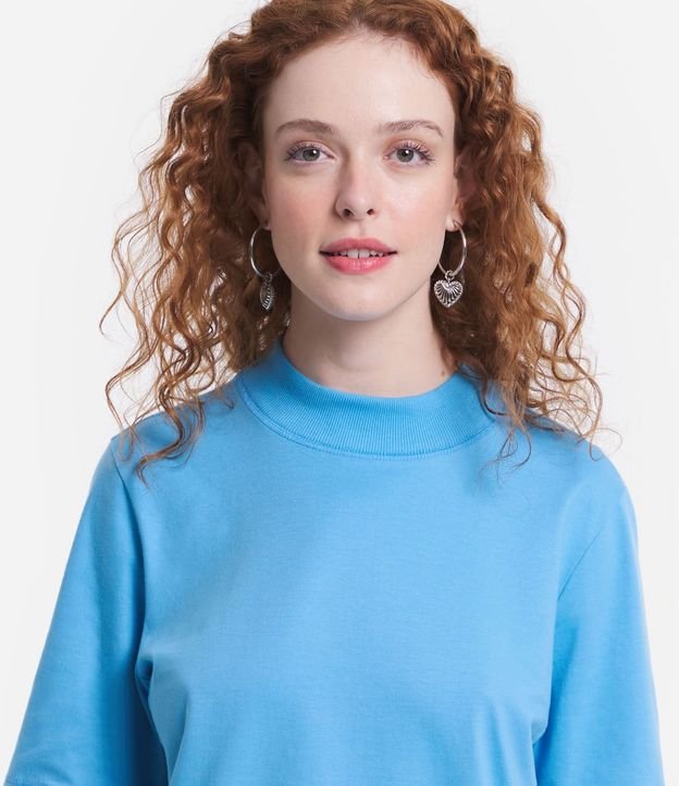 Blusa en Algodón con Cuello Alto y Manga Corta 5