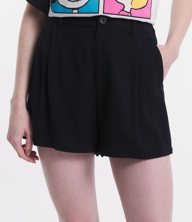 Short Holgado en Viscosa Texturizda 2
