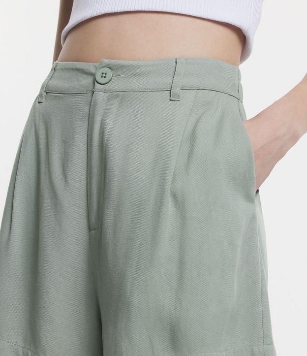 Short Holgado en Viscosa Texturizda 5