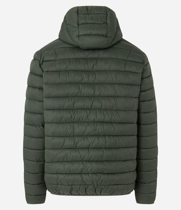 Campera Ultraligera Básica en Microfibra con Capucha y Bolsillos 10