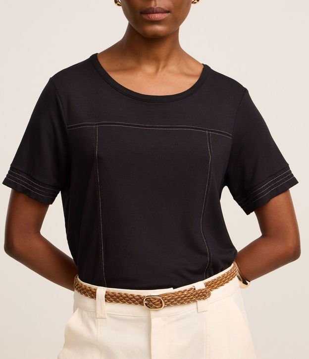 Blusa en Viscosa con Costura Contrastante 5