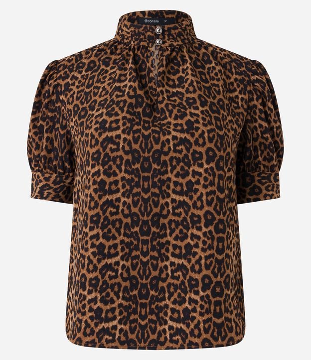 Blusa en Crepé con Cuello Alto y Estampado Animal Print