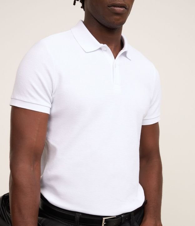 Polo Slim en Media Malla con Botones y Textura Acanalada 4