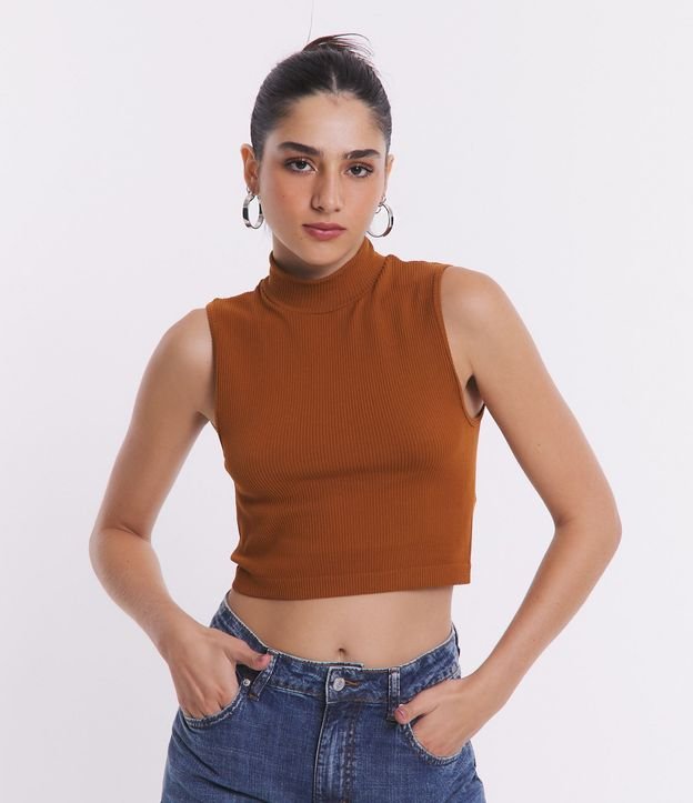 Blusa Musculosa en Poliamida Acanalada con Cuello Alto