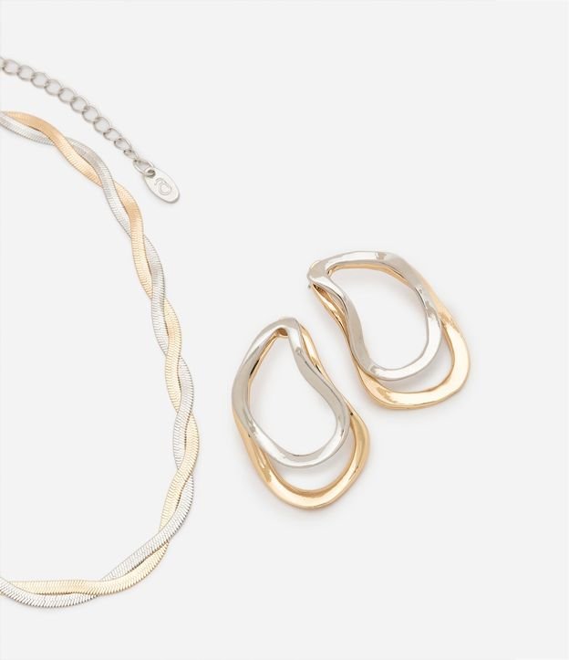 Conjunto de Caravanas y Collar con Forma Orgánica Doble