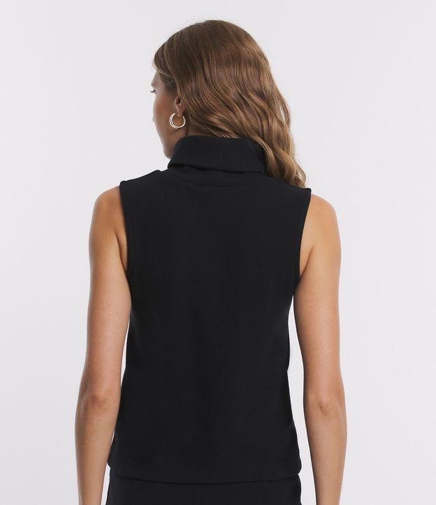 Blusa sin Manga en Punto con Cuello Alto 4