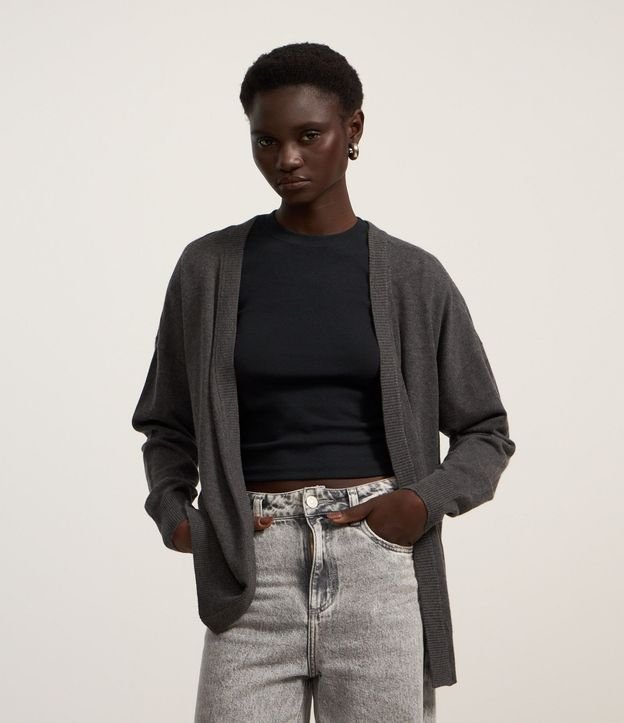 Cardigan Básico en Punto Leve