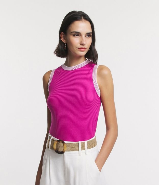 Blusa sin Manga en Viscosa con Detalle Jacquard en el Cuello y Sisas