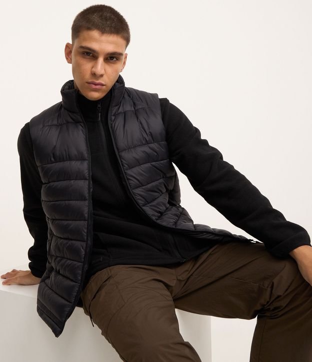 Chaleco Puffer Deportivo con Cuello Alto y Gajos