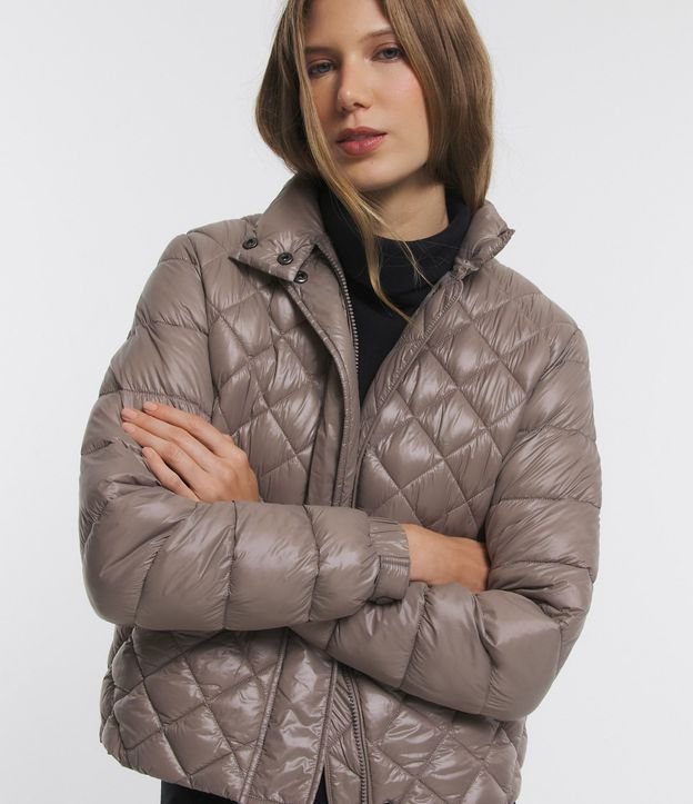 Campera en Poliamida con Grumos y Textura Capitoneada 5