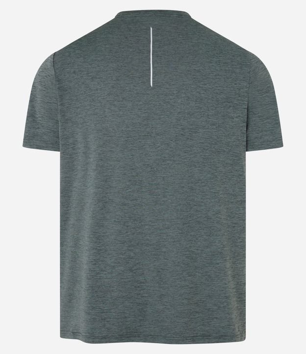 Remera Deportiva con Tecnologia Dry y Detalles Reflectantes 7