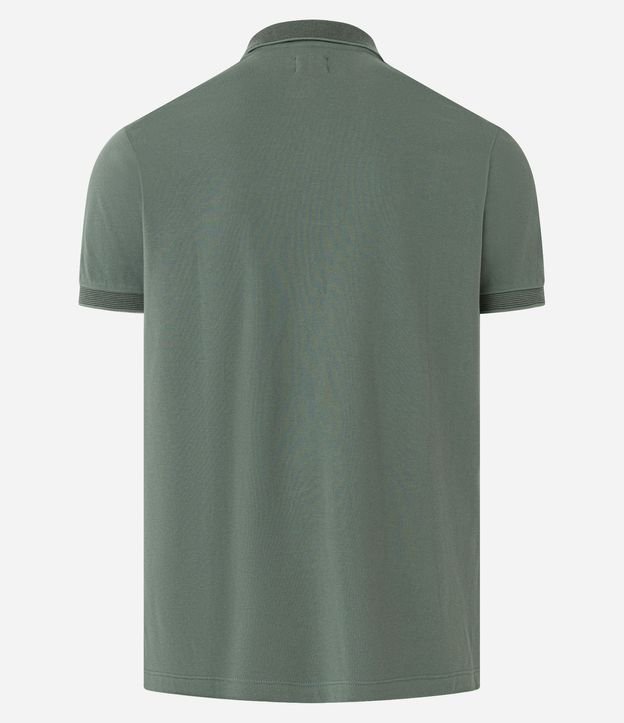 Polo Slim en Algodón con Botones y Detalles Contrastantes 7