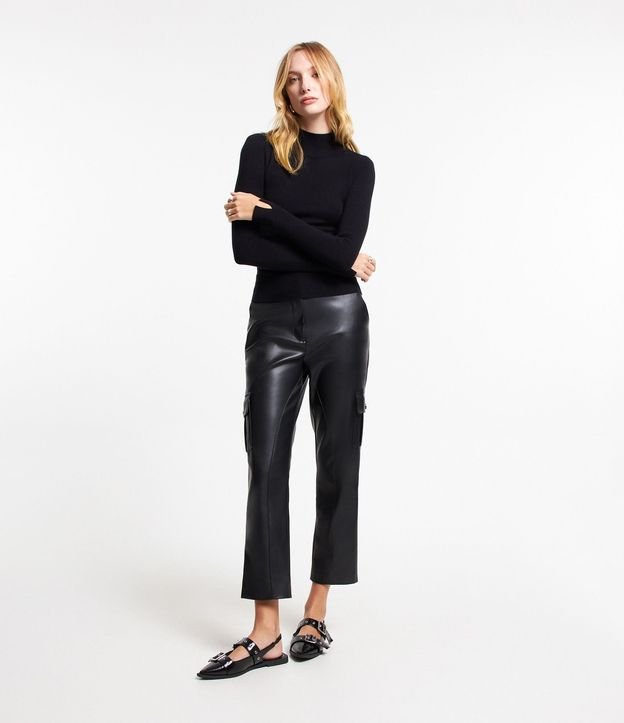 Blusa Básica en Viscosa con Cuello Alto 2