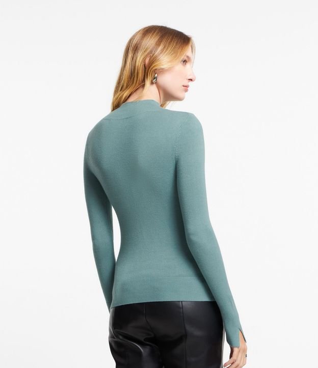 Blusa Básica en Viscosa con Cuello Alto 4