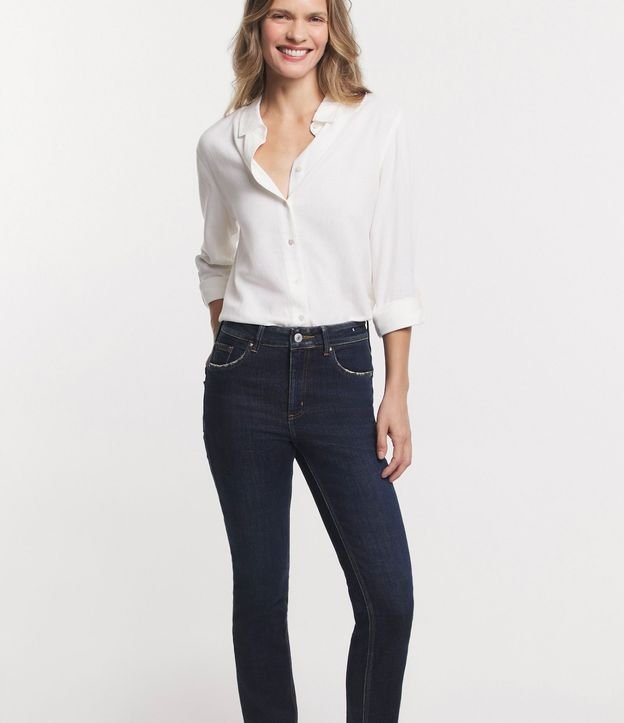Pantalón Slim en Jeans con Bolsillos 4