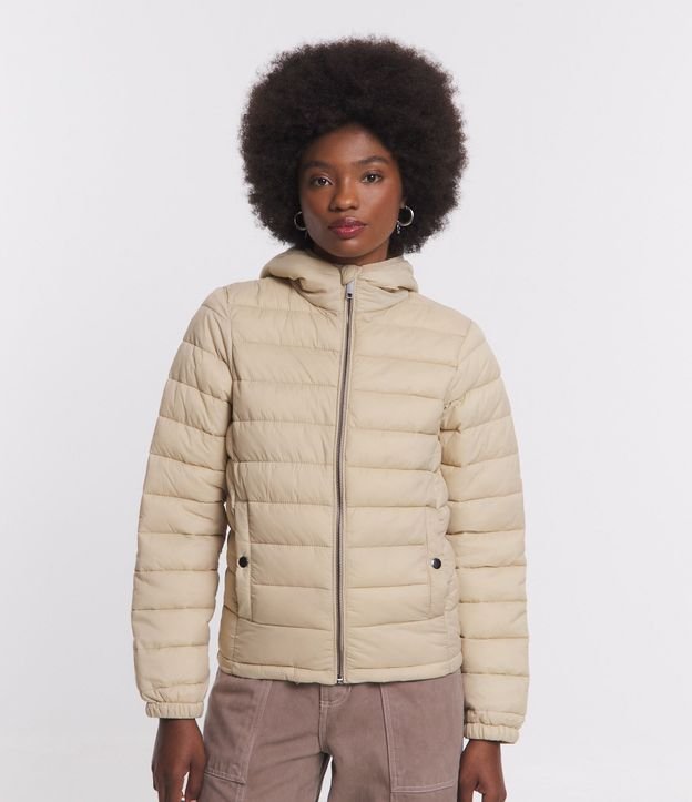 Campera Ultra Leve con Capucha y Bolsillos con Botón 5