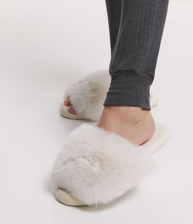 Pantufla Abierta con Peluche 7
