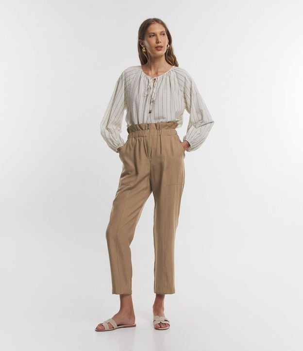 Pantalón en Viscosa con Cremallera Delantero y Cintura Elástica