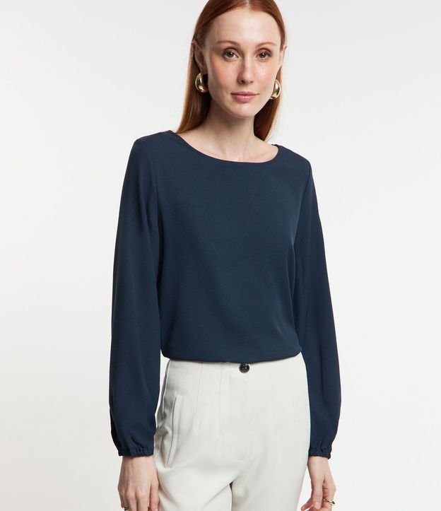 Blusa en Crepé con Escote Redondo