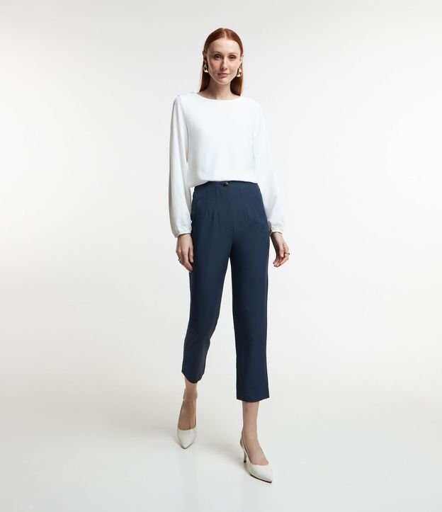 Blusa en Crepé con Escote Redondo 2