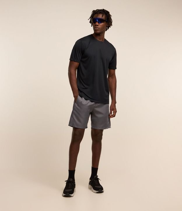 Bermuda Deportiva Básica con Cintura Elástica y Red Lateral