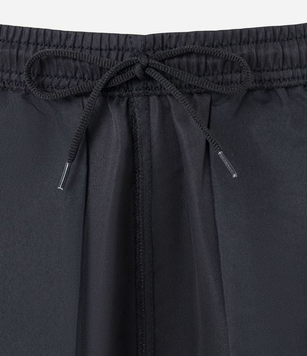 Bermuda Deportiva Básica con Cintura Elástica y Red Lateral 8
