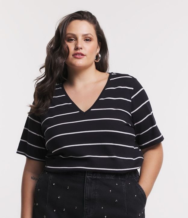 Blusa en Algodón Rayada con Cuello V Curve & Plus Size
