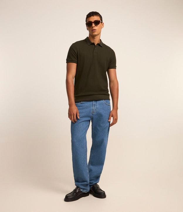 Polo Regular en Media Malla con Textura Rayada y Detalles Contrastantes 3