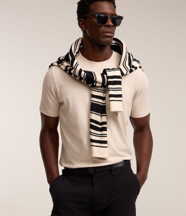 Remera Casual en Algodón con Cuello Redondo