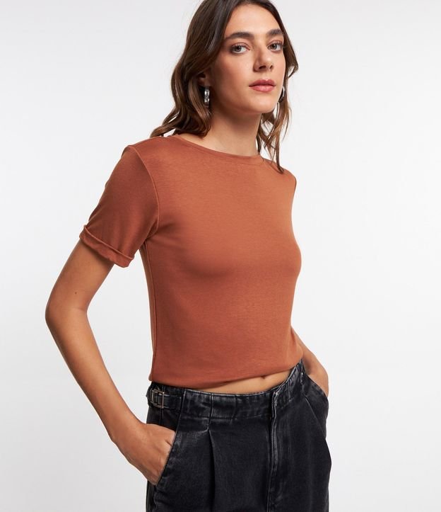 Blusa Básica en Viscosa con Manga Dobrada