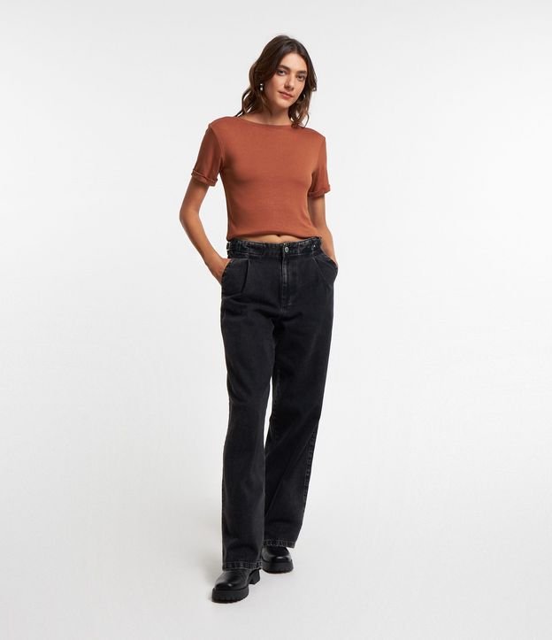 Blusa Básica en Viscosa con Manga Dobrada 2