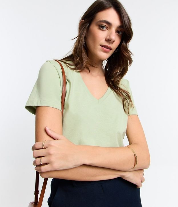 Blusa Básica en Algodón con Escote V