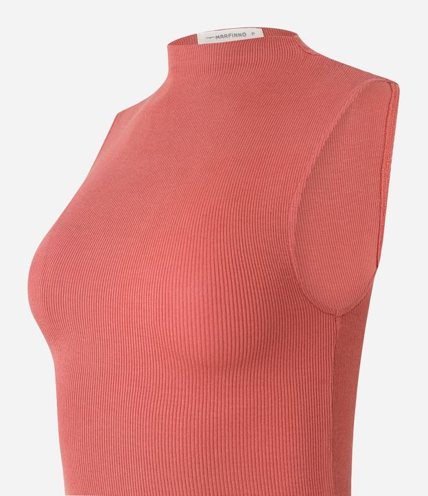 Blusa en Viscosa con Cuello Alto y Textura Acanalada 6
