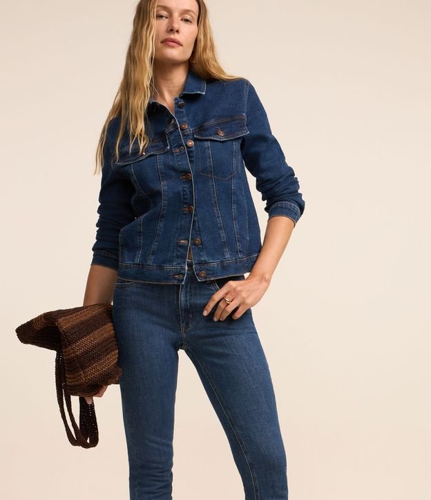 Pantalón Slim en Jeans con Abertura en el Bajo 4