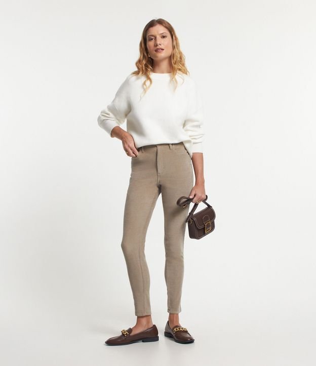 Pantalón Skinny en Terciopelo Cotelê