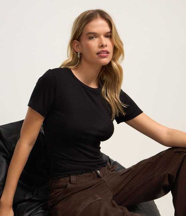 Blusa en Viscosa Texturizada con Bajo Ondulado