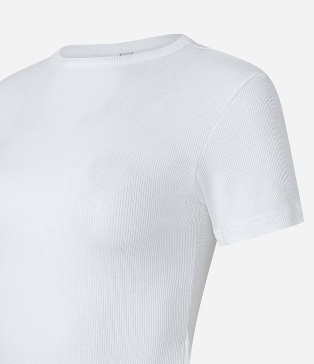 Blusa en Viscosa Texturizada con Bajo Ondulado 6