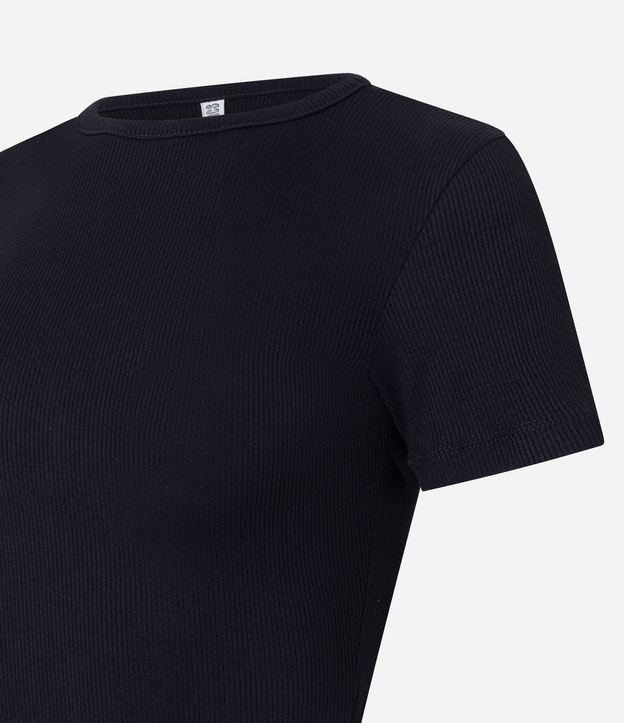 Blusa en Viscosa Texturizada con Bajo Ondulado 6