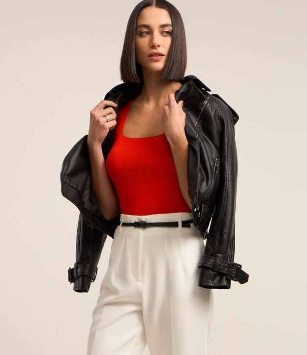 Blusa Cropped en Punto con Escote Cuadrado 4