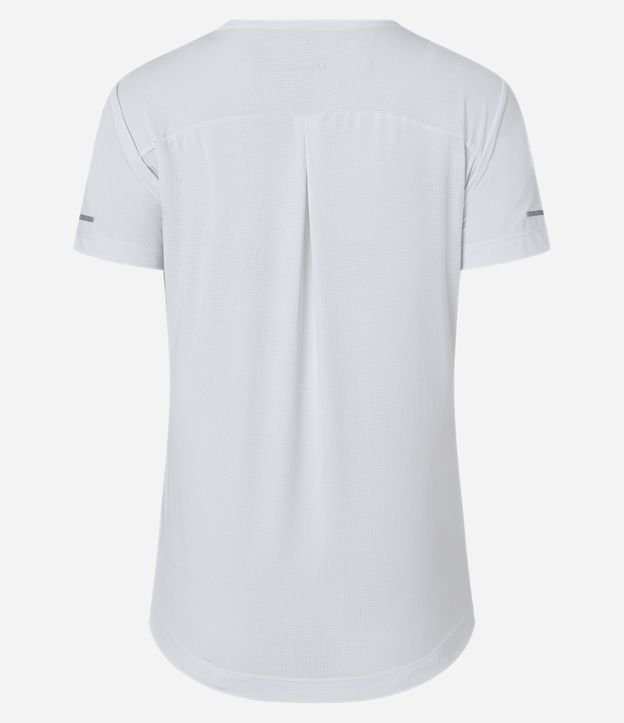 Remera Deportiva Texturizada con Detalle Reflectante 4