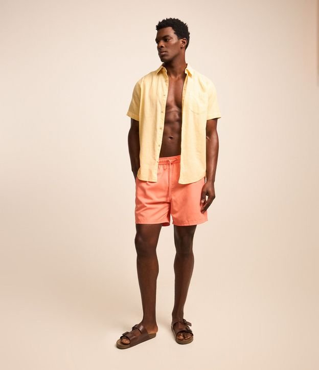 Camisa Comfort Básica en Lino con Bolsillo Delantero
