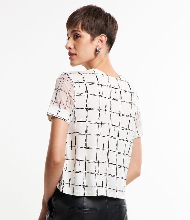 Blusa en Viscosa con Detalle de Tule en la Manga y Estampado Geométrico 5