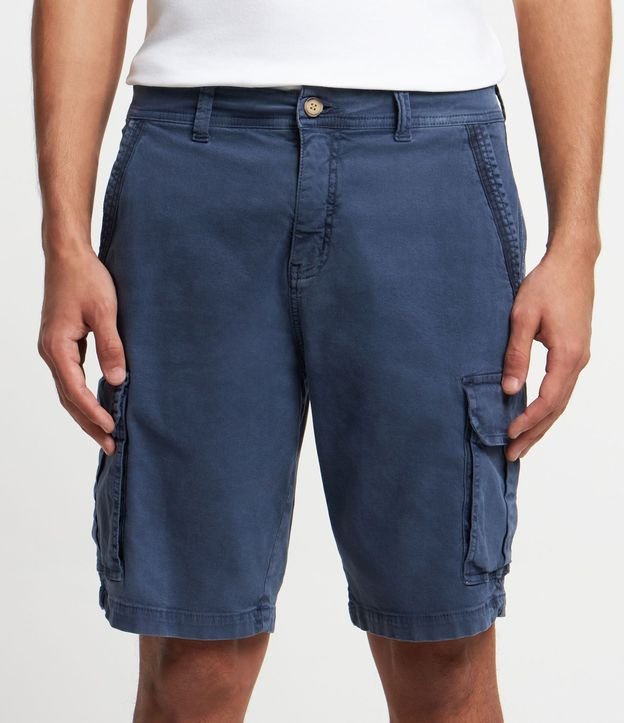 Bermuda Cargo en Sarga Lavada con Elastano y Detalles de Cordón 6