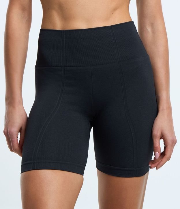 Bermuda en Poalimida Seamless con Textura Jacquard 2