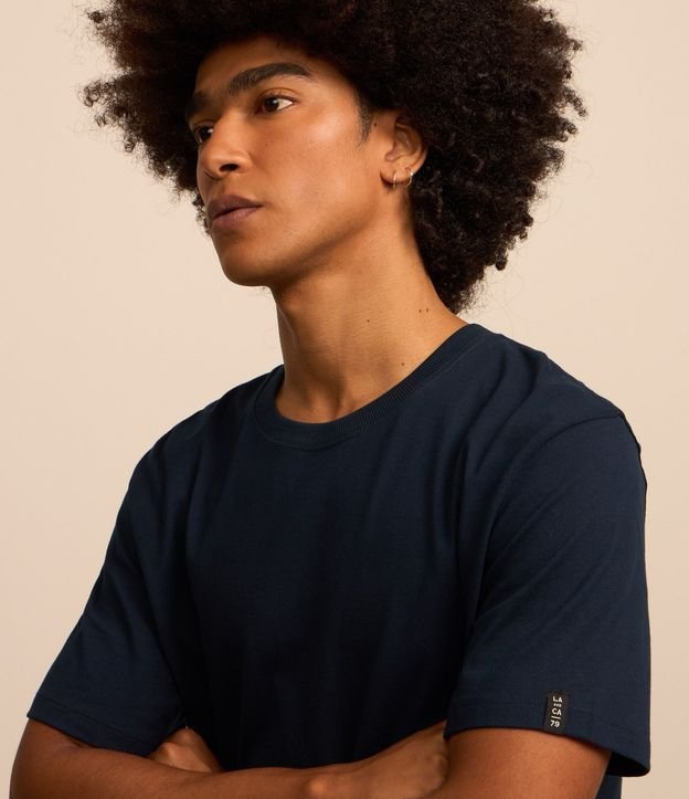 Remera Comfort Básica en Tejido Texturizado 4