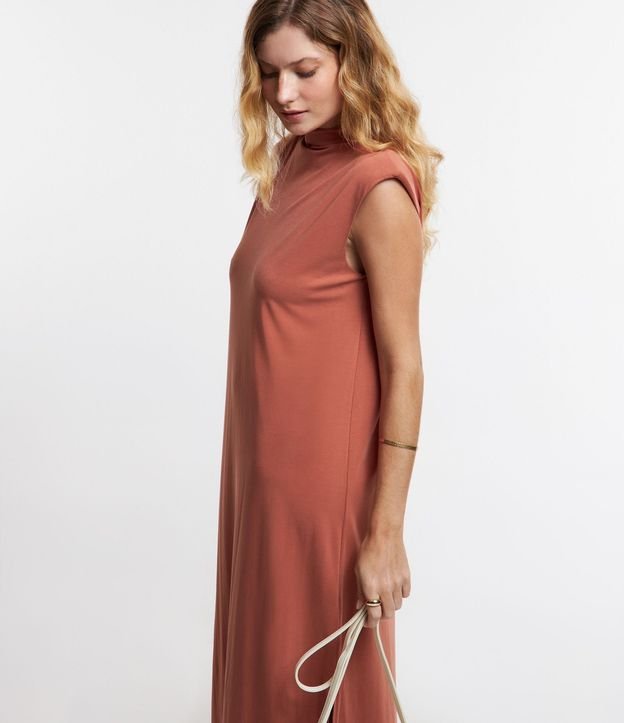 Vestido en Viscosa con Hombreras y Cuello Alto 5