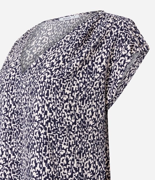 Blusa en Crepé con Escote V y Detalle de Botones en el Hombro 6