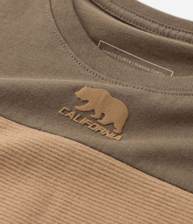 Remera Infantil con Estampa California y Recortes Texturizados - Talle 5 a 14 años 4