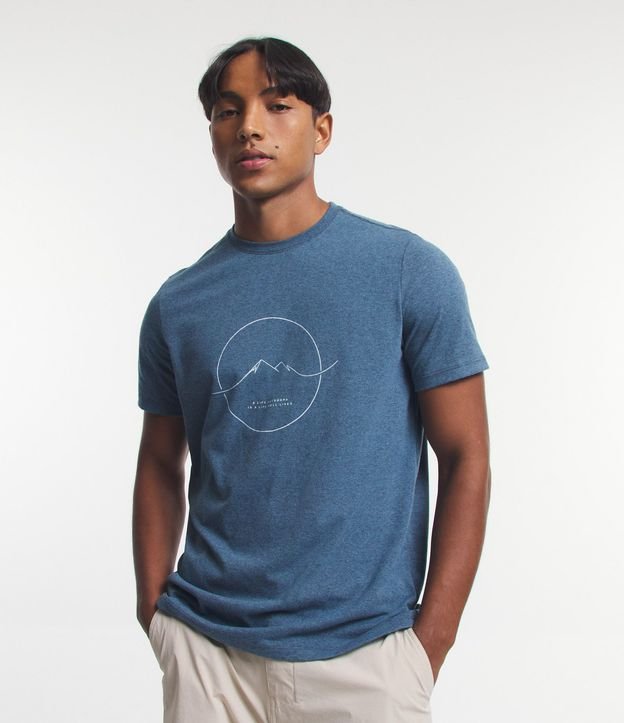 Remera Regular en Media Malla con Estampa Círculo con Montaña